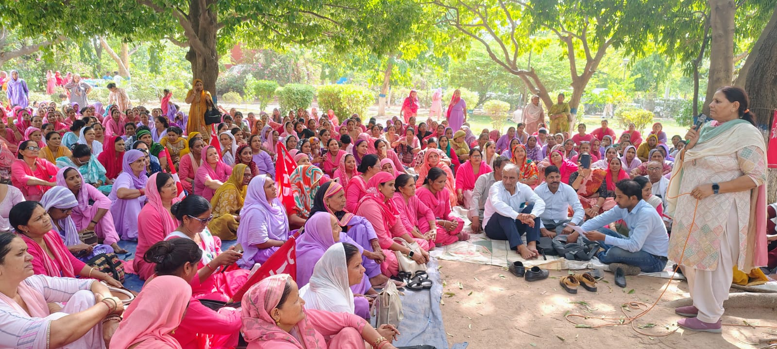 हरियाणा की आंगनवाड़ी वर्कर्स एंड हेल्पर्स का पंचकुला में जोरदार प्रदर्शन।