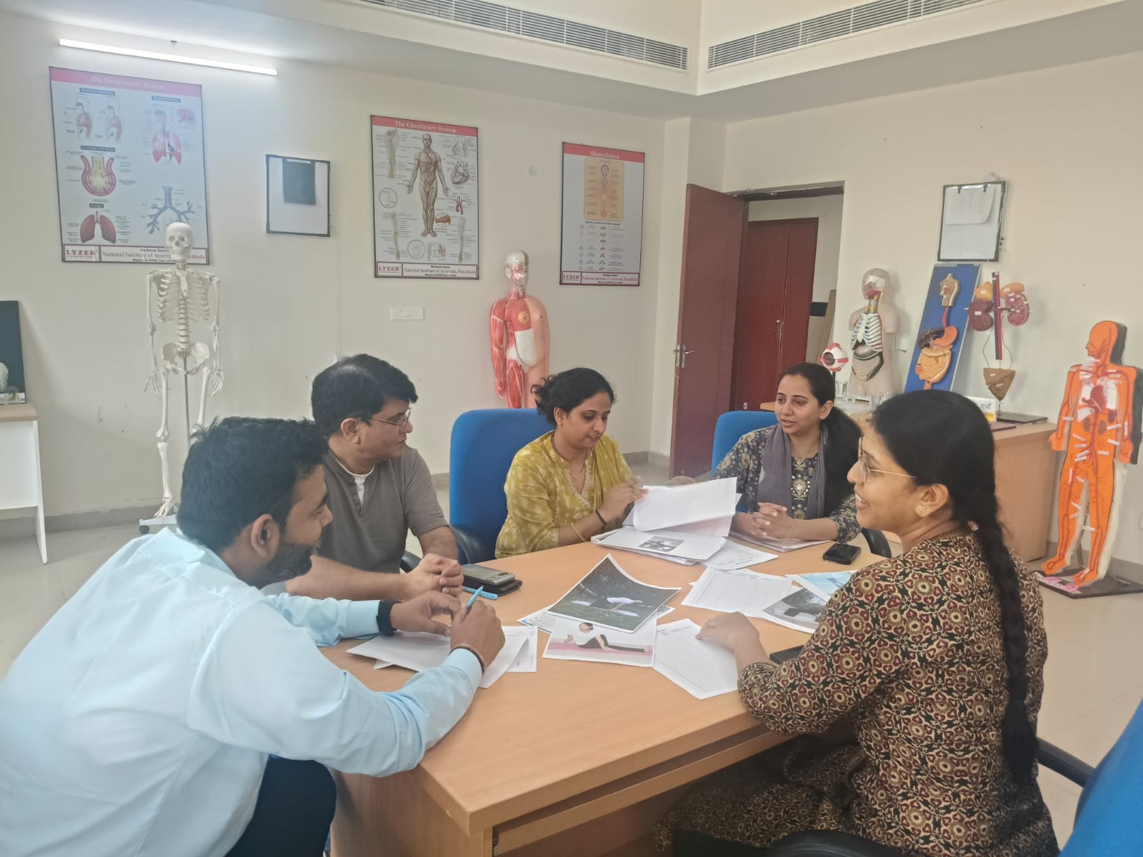 योग के रंग में रंगे युवा, फोटोग्राफी और स्लोगन प्रतियोगिता में दिखाया हुनर