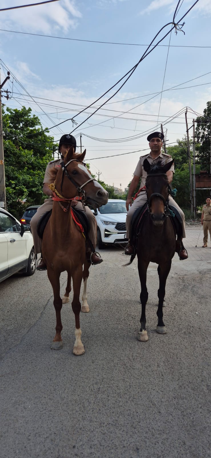 पंचकूला पुलिस ने शुरु की घुड़सवार पेट्रोलिंग: अपराध नियंत्रण के साथ-साथ ईंधन की भी होगी बचत, स्थानीय लोगों ने सराहा