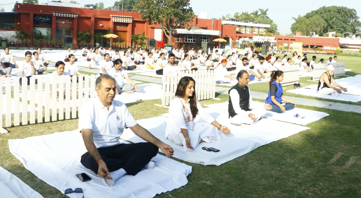 रयान इंटरनेशनल स्कूल, सेक्टर 49-बी, चंडीगढ़ में एनसीसी कैडेट्स द्वारा अंतर्राष्ट्रीय योग दिवस का उत्साहपूर्वक आयोजन
