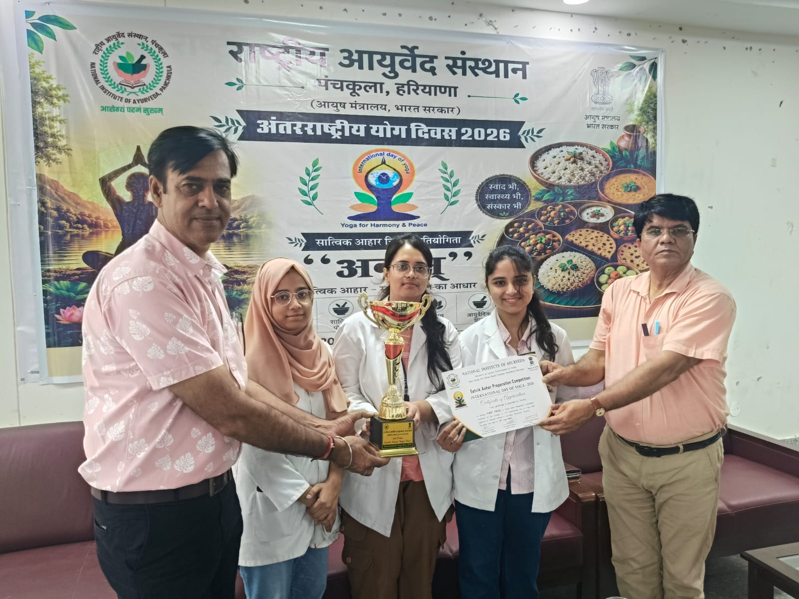 प्रतियोगी गतिविधियों में हिस्सा लेने से विद्यार्थियों में बढ़ती है नेतृत्व क्षमता : प्रोफेसर गुलाब चंद पमनानी