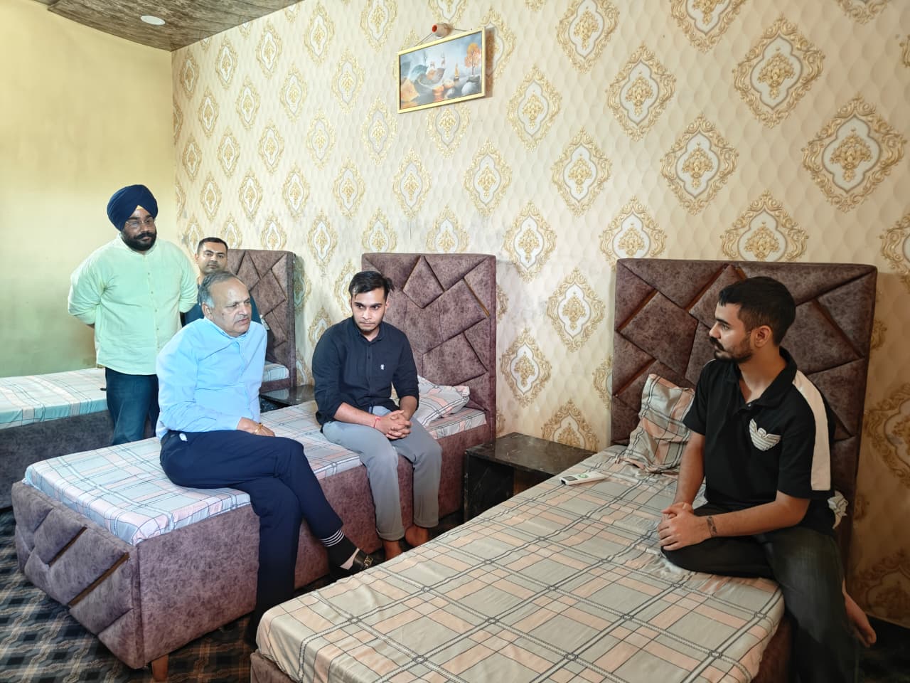 उपायुक्त ने कालका के गांव धतोगड़ा स्थित नशा मुक्ति परामर्श व पुर्नवास केंद्र का किया औचक निरीक्षण