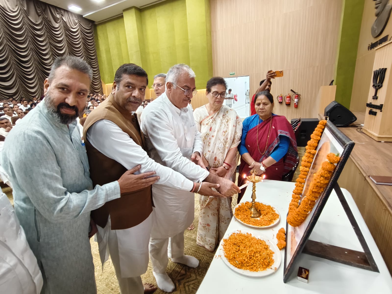 डॉ श्यामा प्रसाद मुखर्जी बलिदान दिवस पंचकूला में श्रद्धा भाव से मनाया गया, भाजपा नेताओं ने दी श्रद्धांजलि