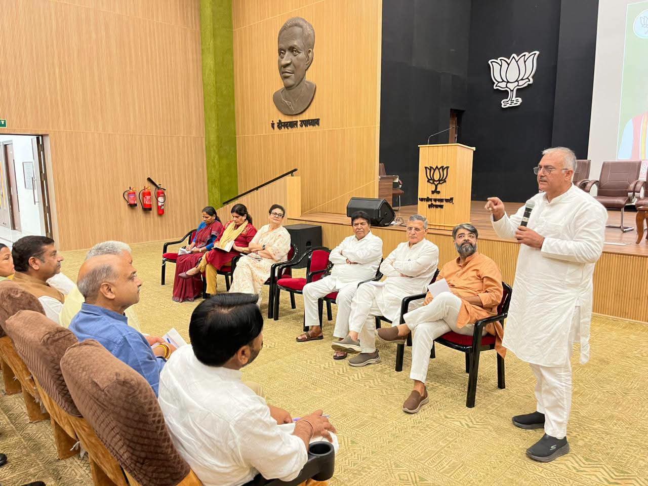 25 जून को भाजपा मनाएगी संविधान हत्या दिवस, लोकतंत्र सेनानियों का होगा सम्मान