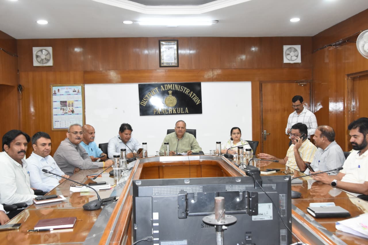 उपायुक्त ने गांव बदाडा के लोगों द्वारा बरसाती नाले के उपर पुलिया बनाने की मांग पर संबंधित अधिकारी को मौके का मुआयना कर रिपोर्ट प्रस्तुत करने के दिए निर्देश