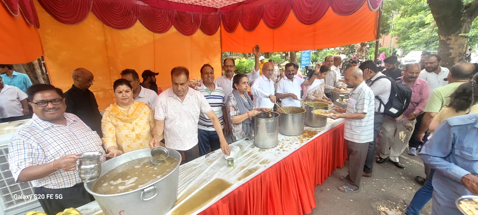 निर्जला एकादशी पर श्री राम भंडारा कमेटी ने लगाया लंगर