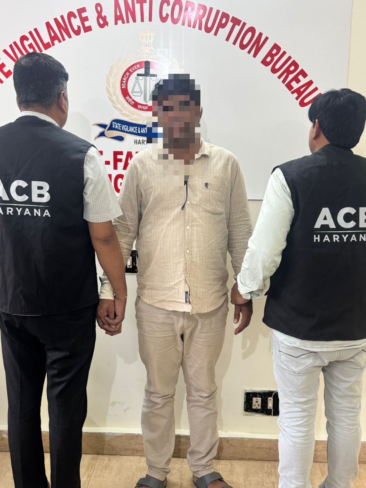 रिश्वतखोरी पर SV&ACB का शिकंजा, एसडीएम कार्यालय रतिया में कार्यरत जूनियर प्रोग्रामर ₹2,500 की रिश्वत लेते रंगे हाथ गिरफ्तार