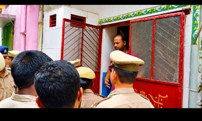 रामलला चढ़ावा प्रकरण में साक्ष्यों की गहन पड़ताल: क्षेत्राधिकारी अयोध्या की अगुवाई में समन्वित छापेमारी, विवेचना अब नए मोड़ की ओर