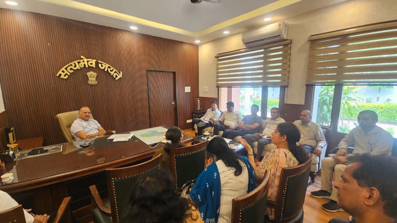 ईआरओ, एईआरओ को निर्देश फील्ड में उतरकर विशेष गहन पुनरीक्षण कार्य में लाए तेजी