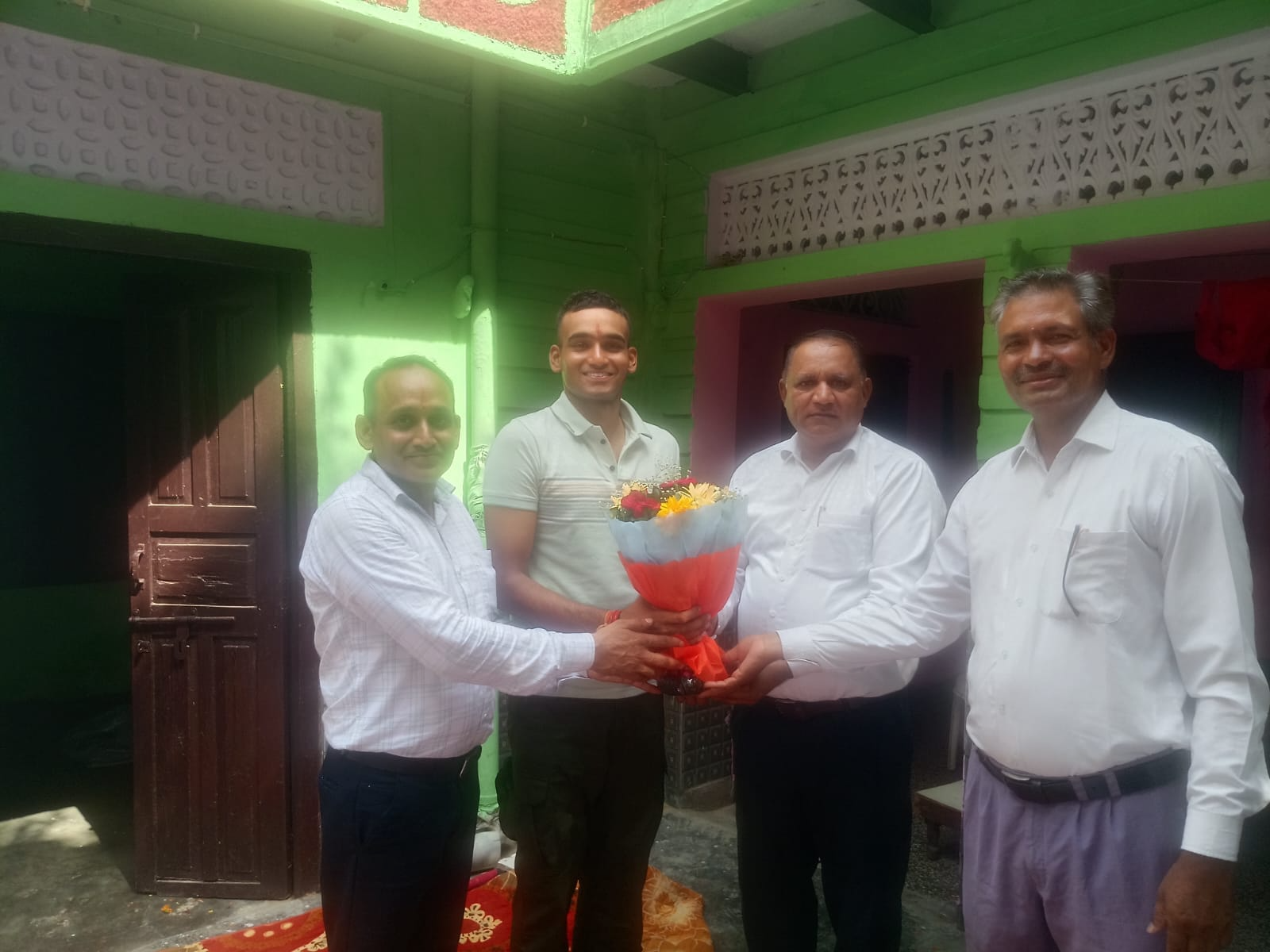 सोहना क्षेत्र का बेटा हिमांशु भारतीय सेना में बना लेफ्टिनेंट