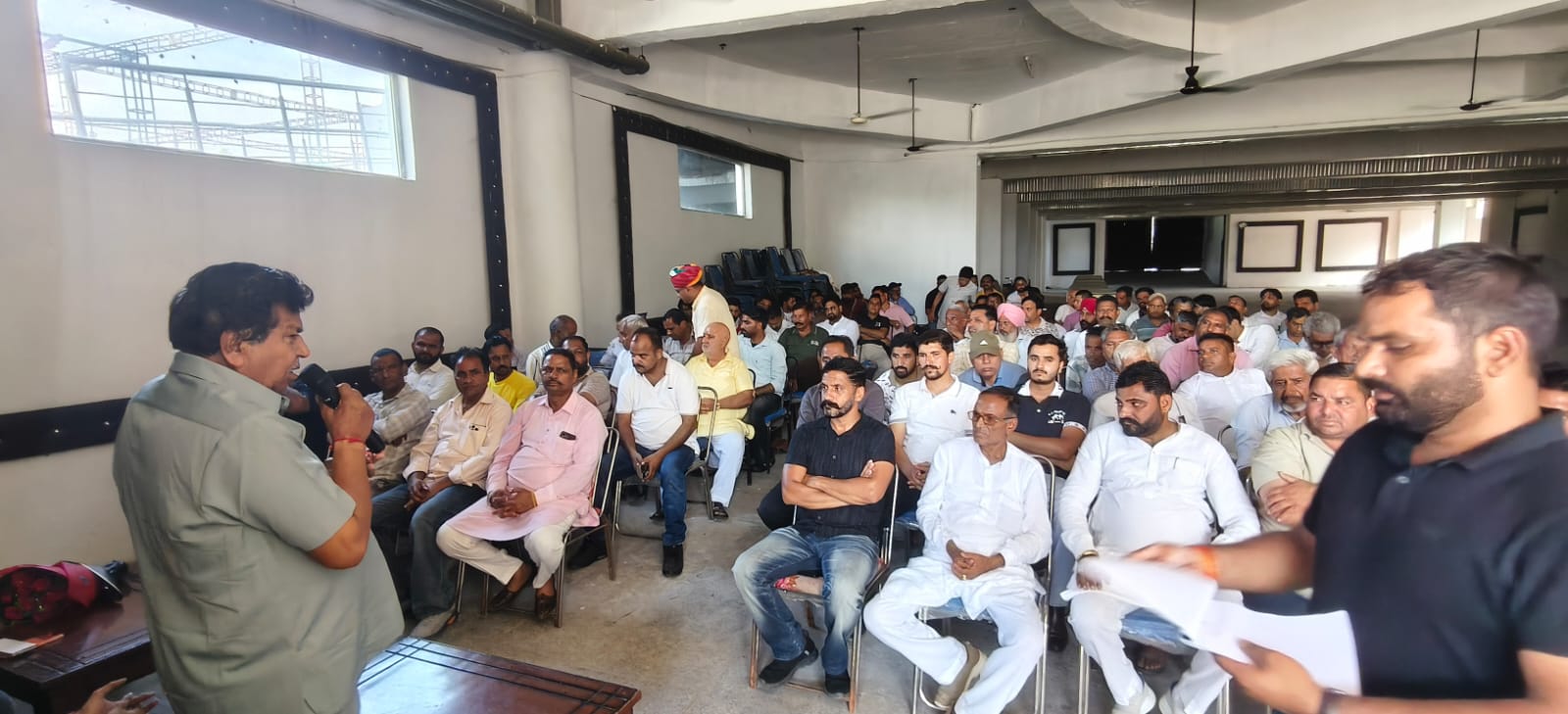 विशेष गहन पुनरीक्षण (एसआईआर) में तेजी लाने के लिए घर-घर संपर्क करें कार्यकर्ता