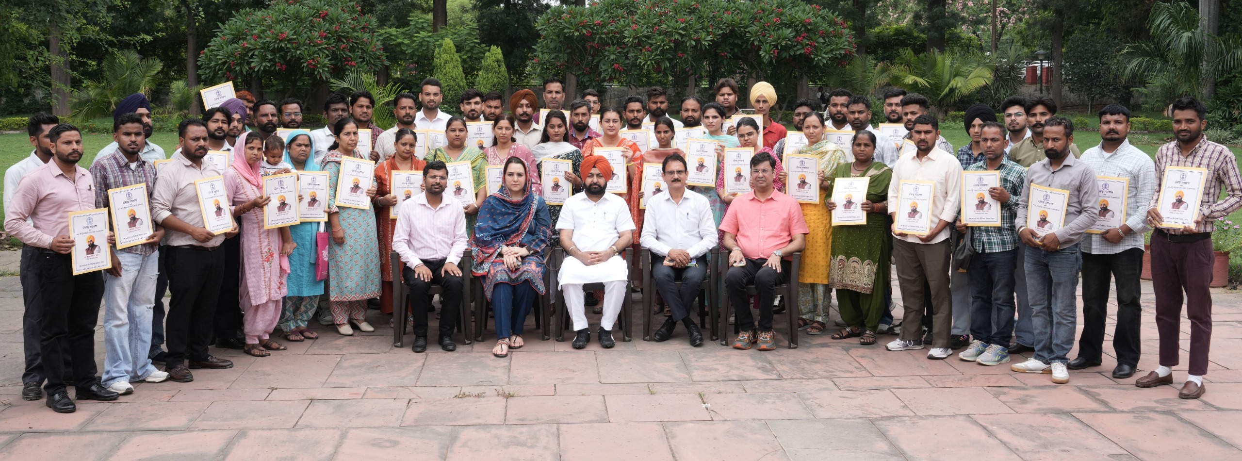 हरदीप सिंह मुंडियां ने जल आपूर्ति एवं स्वच्छता विभाग के 52 नव-नियुक्त कर्मचारियों को नियुक्ति पत्र सौंपे