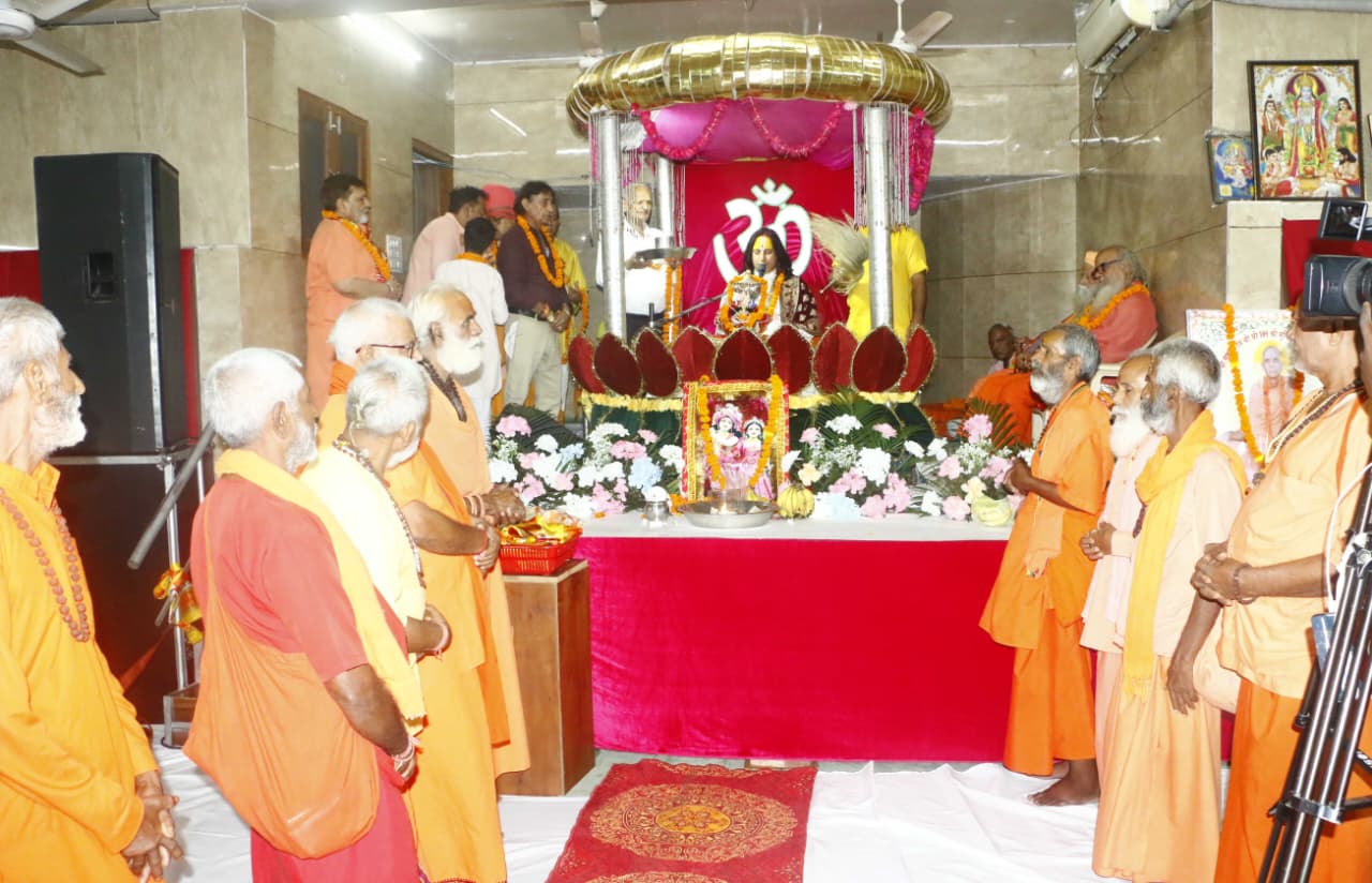 सत्संग से मिलता है विवेक और जीवन को सही दिशा: श्री हरि जी महाराज