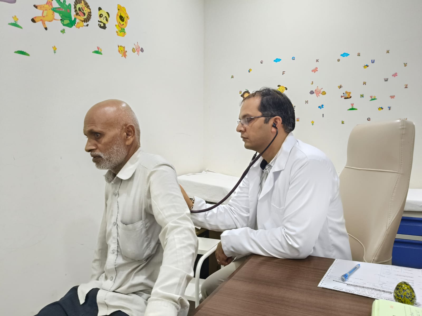 आयुर्वेद पर बढ़ा भरोसा : छह माह में रिकार्ड 50 हजार मरीज पहुंचे