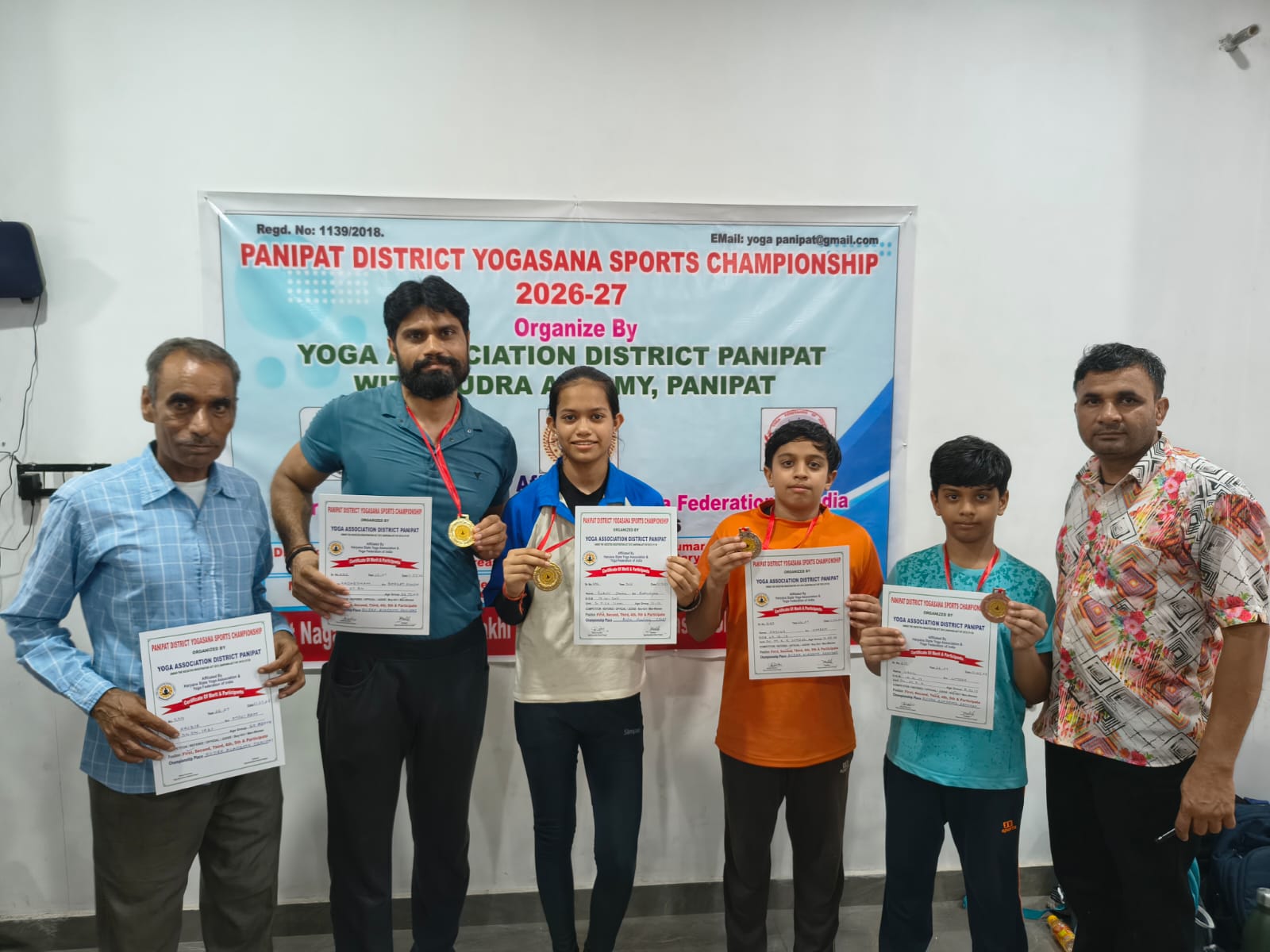 योगासन स्पोर्ट्स चैंपियनशिप में सातवीं कक्षा की छात्रा प्रकृति शर्मा ने जीता गोल्ड मेडल।