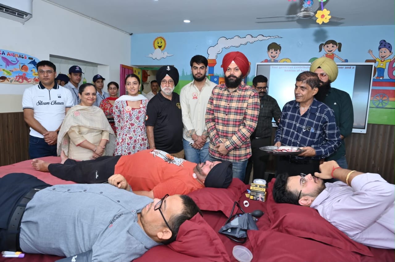 पैरागॉन स्कूल- 71 ने रक्तदान शिविर आयोजित किया, 80 यूनिट रक्त एकत्र किया गया