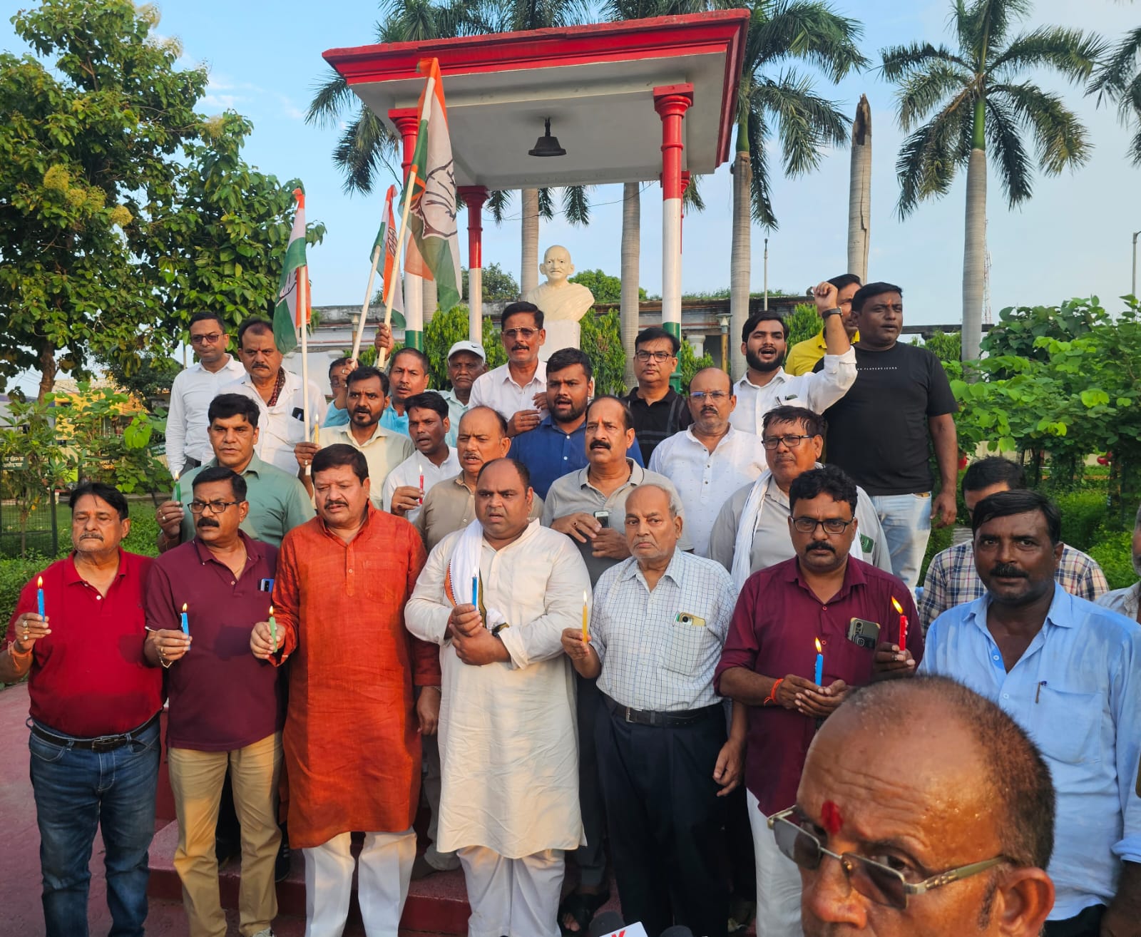 नीट-सीबीएसई विवाद पर कांग्रेस का सत्याग्रह, कैंडल मार्च निकालकर छात्रों के समर्थन में उठाई आवाज