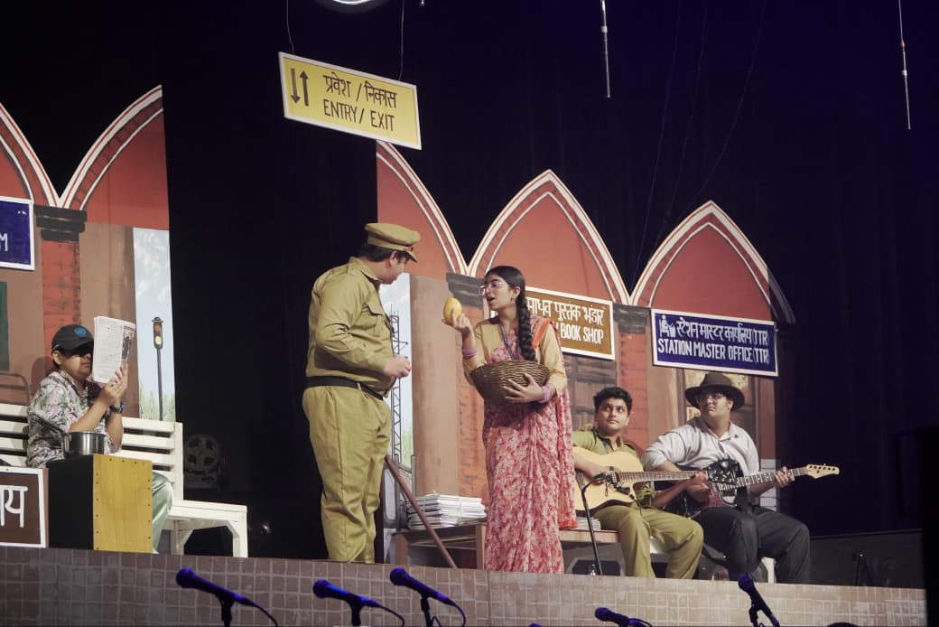 विवेक हाई स्कूल, मोहाली के छात्रों ने प्रस्तुत किया नाटक ‘रेल की बात’; शानदार प्रस्तुति ने दर्शकों का दिल जीता
