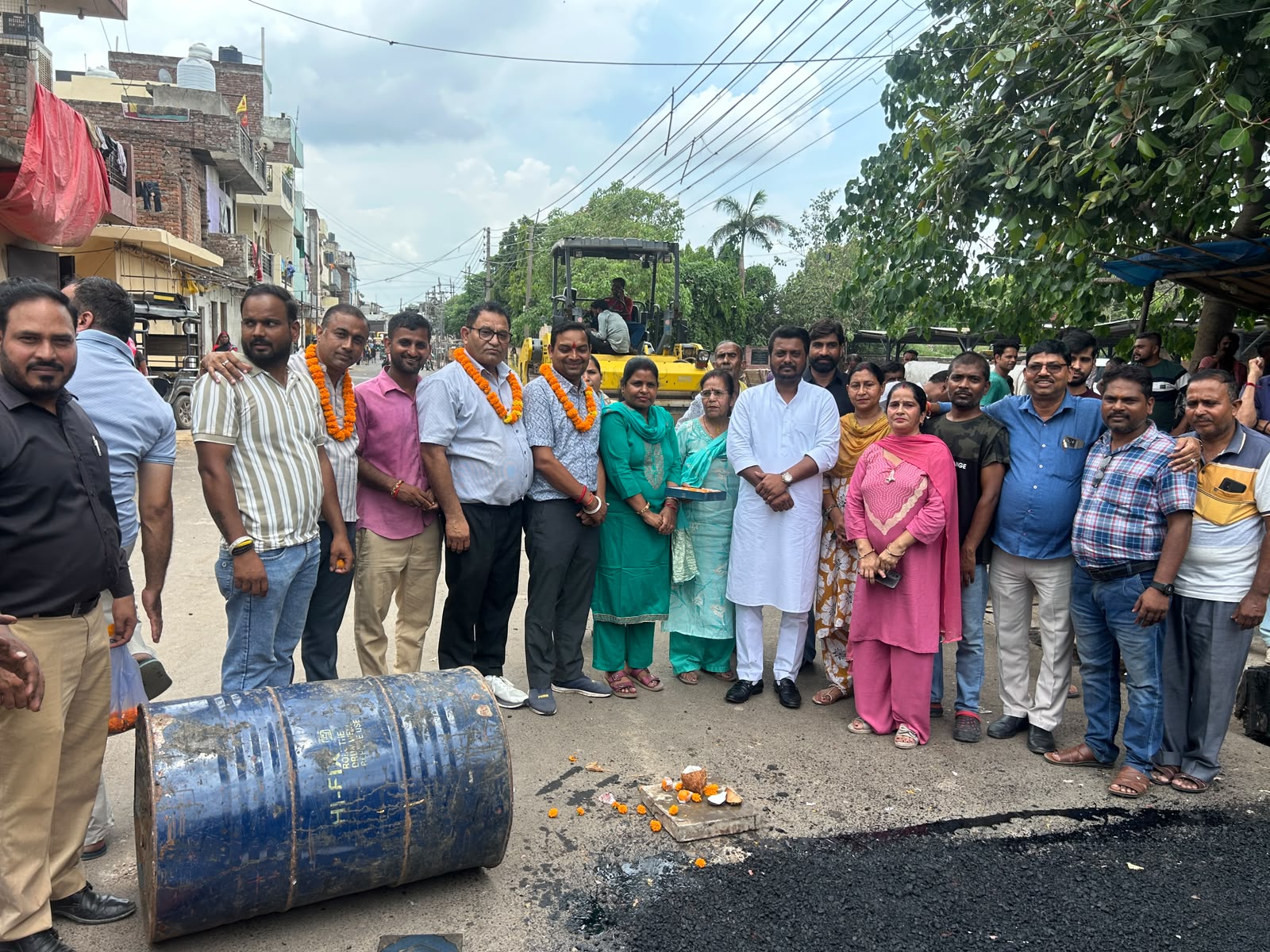 पार्षद मनोज सोनकर के प्रयासों से नगर खेड़ा मंदिर से आगे सड़क निर्माण कार्य का शुभारंभ