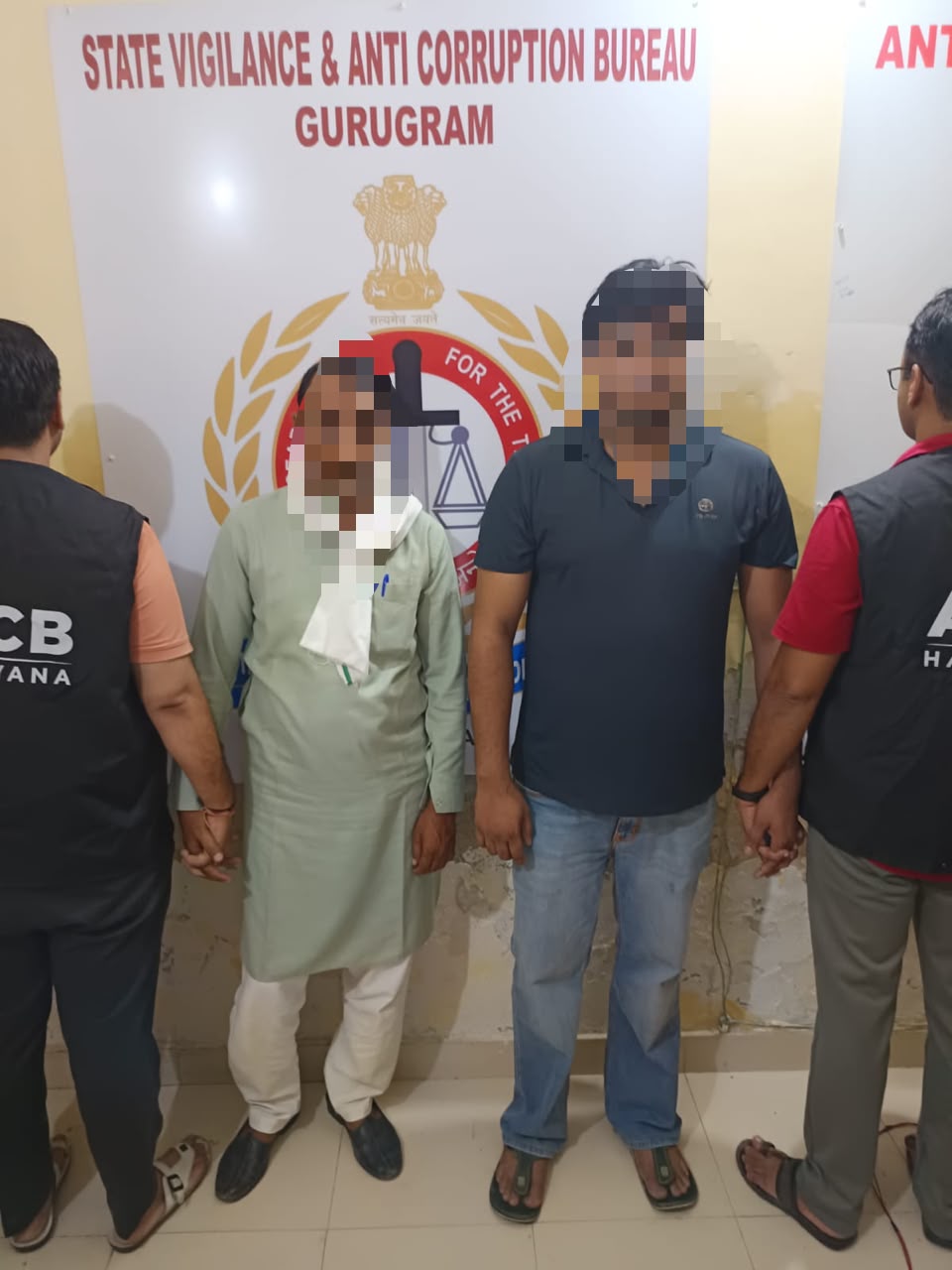 बिजली बिल में संशोधन एवं नया मीटर लगाने के नाम पर रिश्वत लेने वाले डीएचबीवीएन के क्लर्क और लाइनमैन को राज्य सतर्कता एवं भ्रष्टाचार निरोधक ब्यूरो ने 5 हजार की रिश्वत लेते रंगे हाथों किया गिरफ्तार
