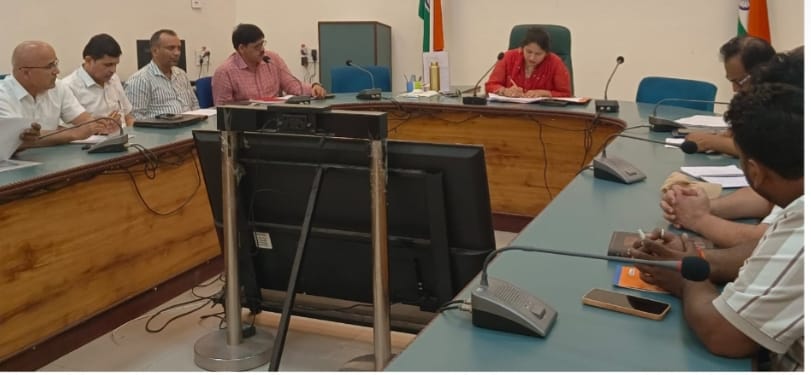 नगर निकायों की योजनाओं में गुणवत्ता और पारदर्शिता पर डीएम सख्त