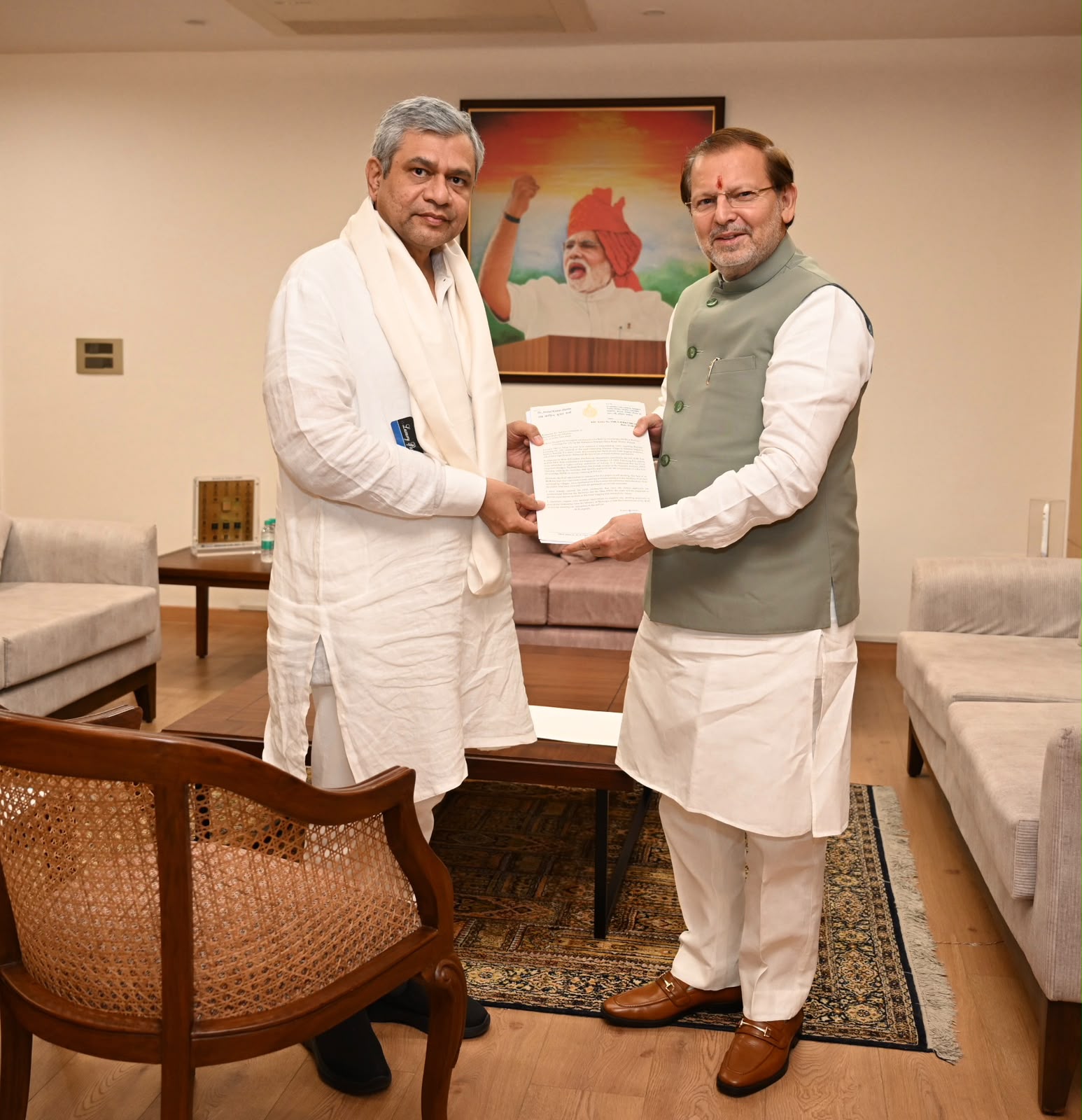 केंद्रीय रेल मंत्री अश्विनी वैष्णव से मुलाकात कर गोहाना की रेल परियोजनाओं पर की चर्चा