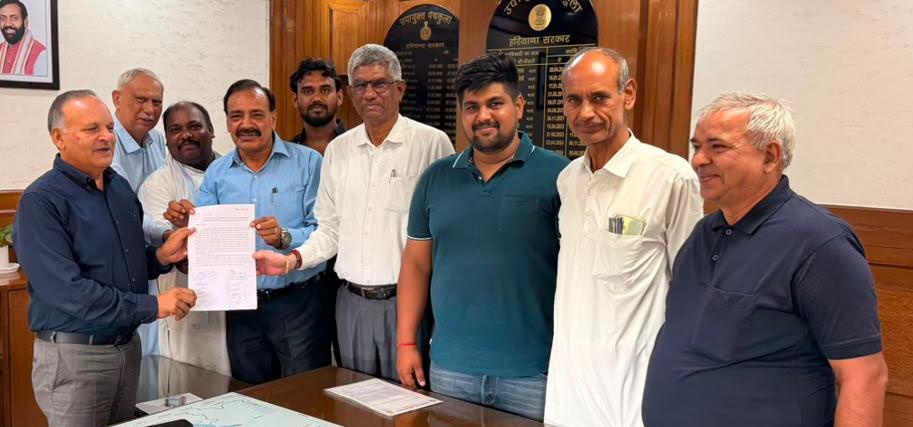 पंचकूला नगर निगम एवं नगर परिषद कालका के आन्दोलन कर रहे सफ़ाई कर्मचारियों एवं फायर कर्मियों की मांगे तुरंत मानी जाए – ओ पी सिहाग