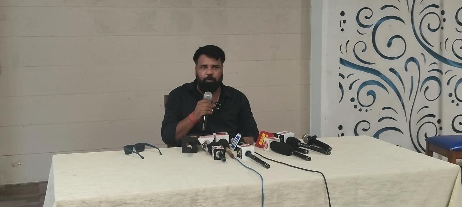चंडीगढ़ में महिपाल सिंह मकराना को उजागर सिंह डाबला की खुली चुनौती: राजस्थान आओगे तो आमना-सामना होगा