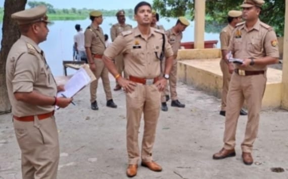 कजरी तीज की तैयारियों को लेकर सरयू घाट पहुंचे एसपी, संबंधित को कड़े निर्देश