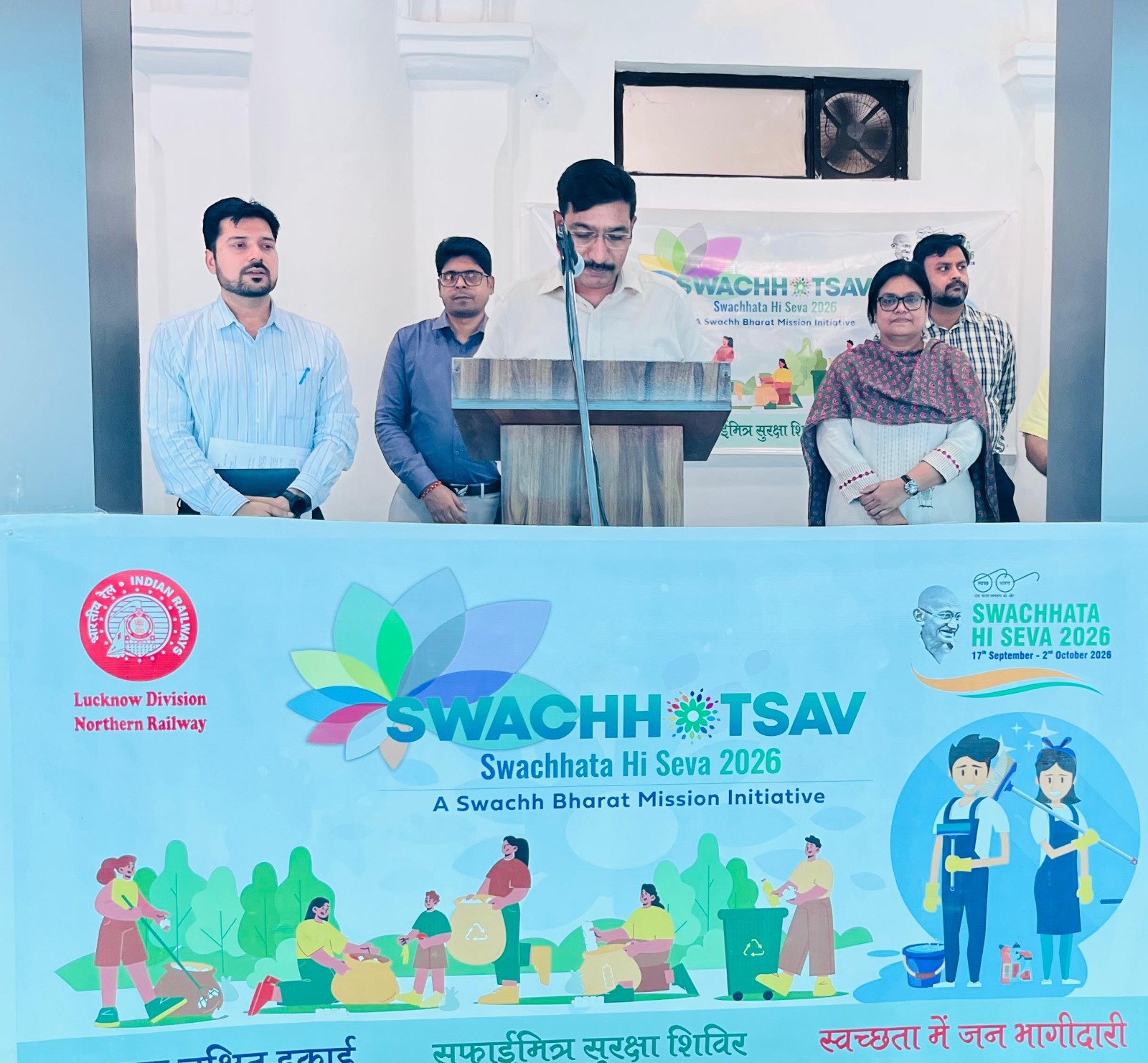 स्वच्छता की शपथ से गूंजा लखनऊ मंडल, रेलवे परिसर को स्वच्छ रखने का संकल्प