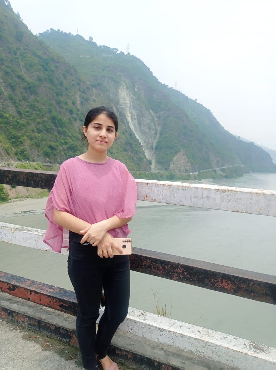 हार्मोन्स में उतार-चढ़ाव से महिलाओं में बढ़ सकता है माइग्रेन का खतरा डॉ अर्चिता महाजन