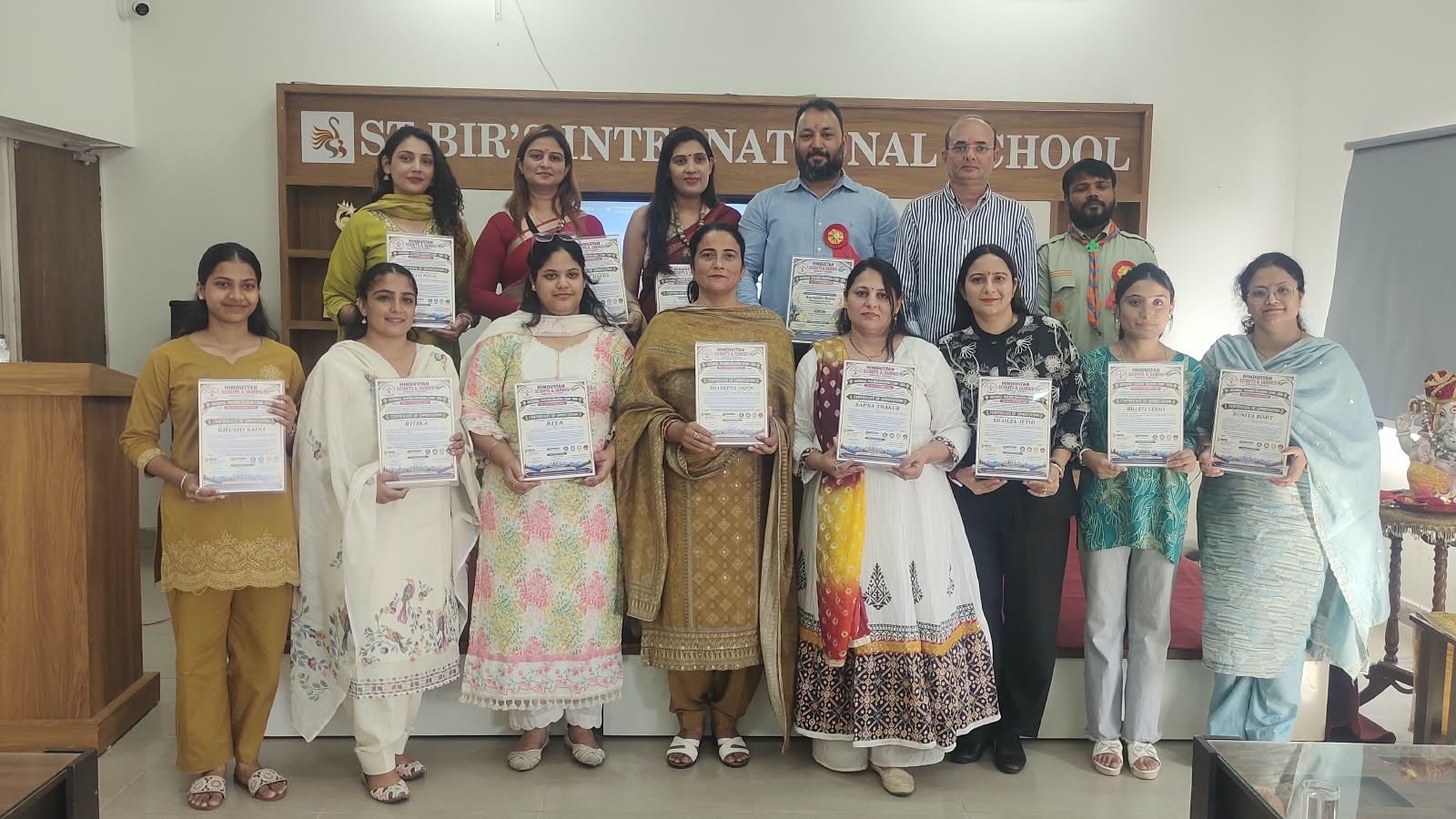 शिक्षकों और विद्यार्थियों ने सीखे जीवनोपयोगी कौशल, अनुशासन और राष्ट्र सेवा का लिया संकल्प