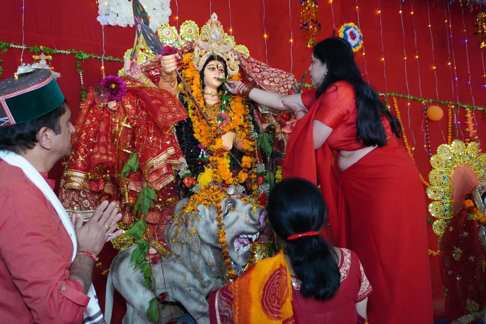 “”विजयदशमी पर सिंदूर उत्सव के साथ माँ दुर्गा का विसर्जन””सायंकाल रावण दहन के साथ बुराई पर अच्छाई की विजय का संदेश दिया